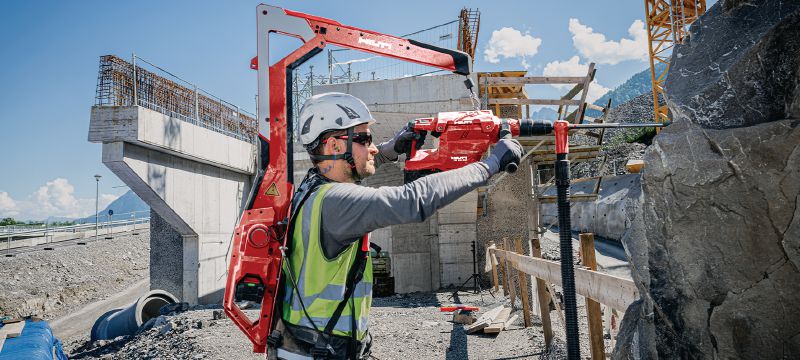 Balanceador de ferramentas EXO-T-22 Balanceador de ferramenta de construção usável com distribuição ativa de peso para manuseio em gravidade zero durante demolição de paredes pesadas e perfuração (Plataforma à bateria Nuron) Aplicações 1