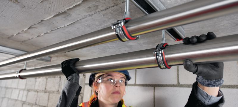 Abraçadeira de fecho rápido para tubagem MP-U-I (isolamento acústico) Abraçadeira galvanizada ultimate para tubagem com isolamento acústico interior e fecho rápido para máxima produtividade em aplicações de média exigência Aplicações 1